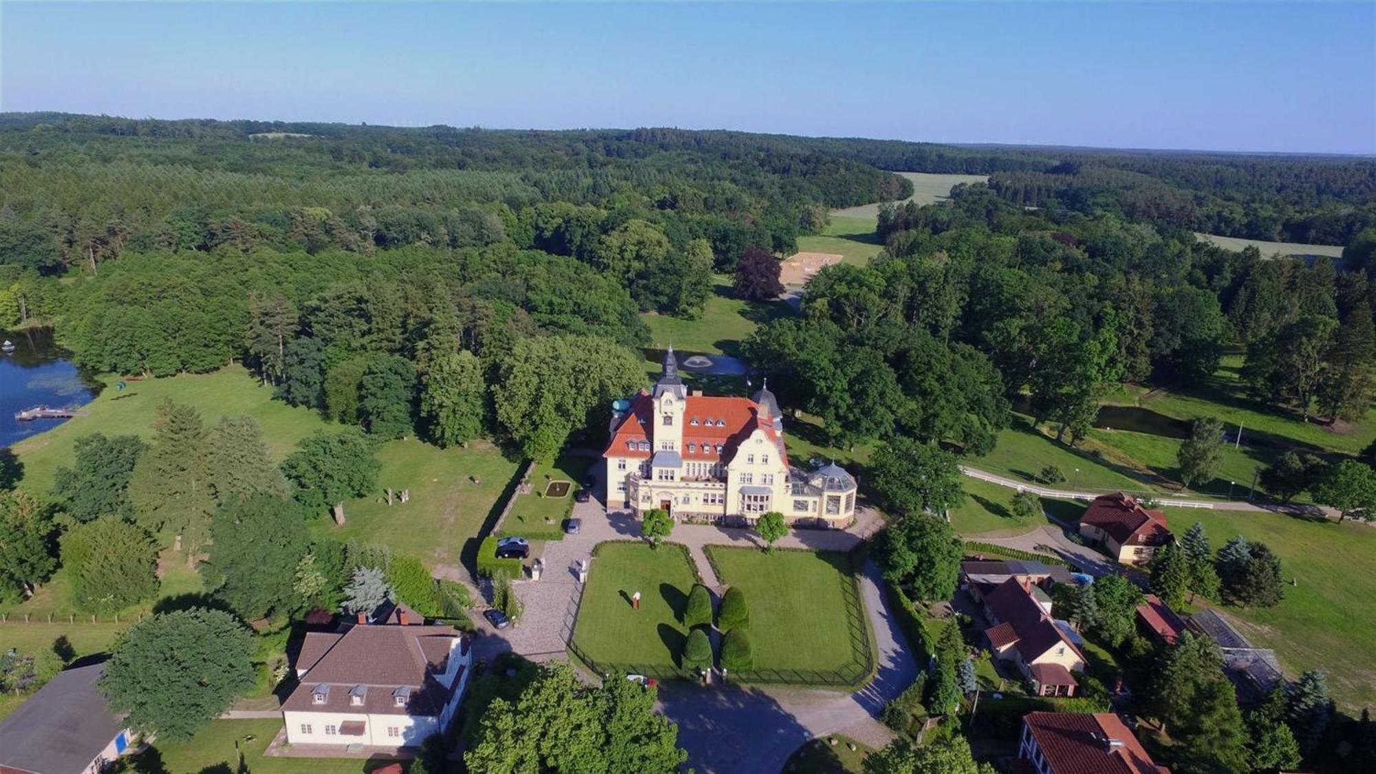 Bernsteinschloss Wendorf  Екстериор снимка
